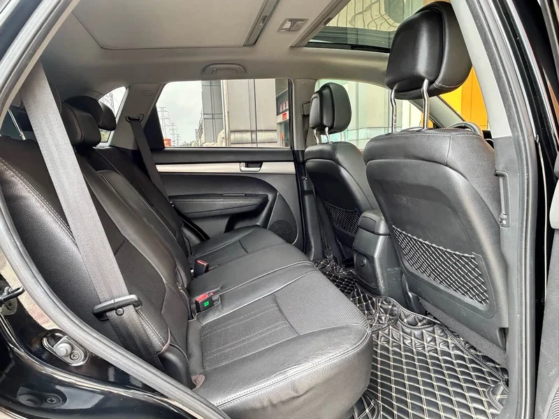 Kia Sorento — фото 12
