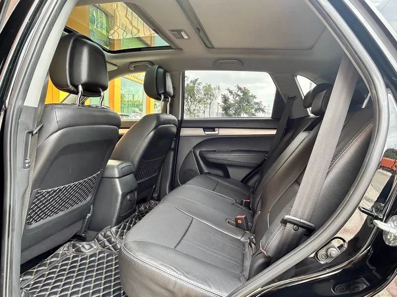 Kia Sorento — фото 13