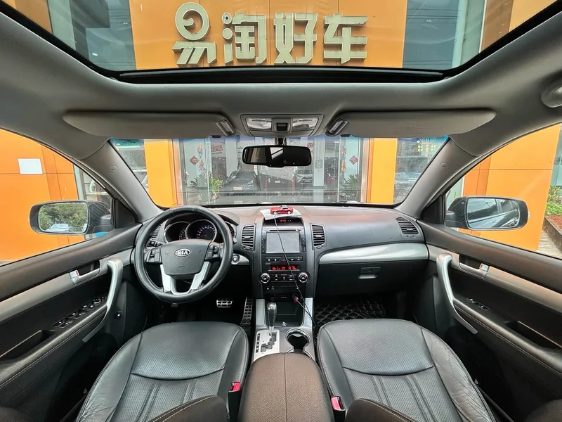 Kia Sorento — фото 16
