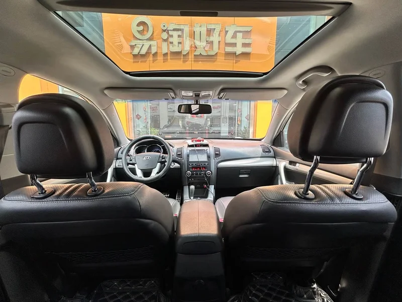 Kia Sorento — фото 17