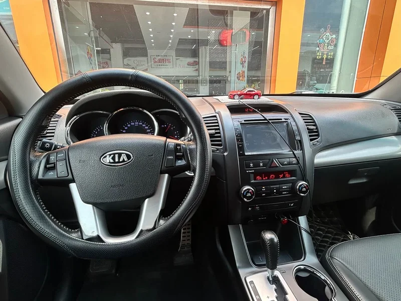 Kia Sorento — фото 22