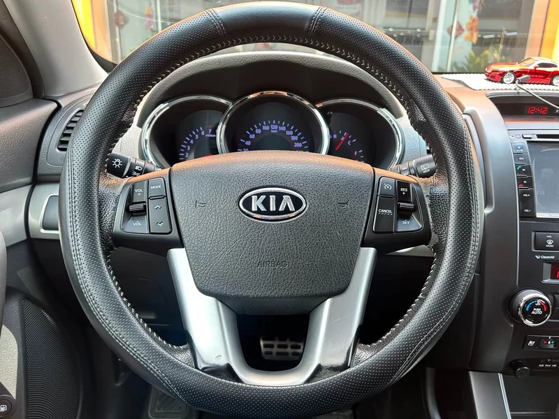 Kia Sorento — фото 23