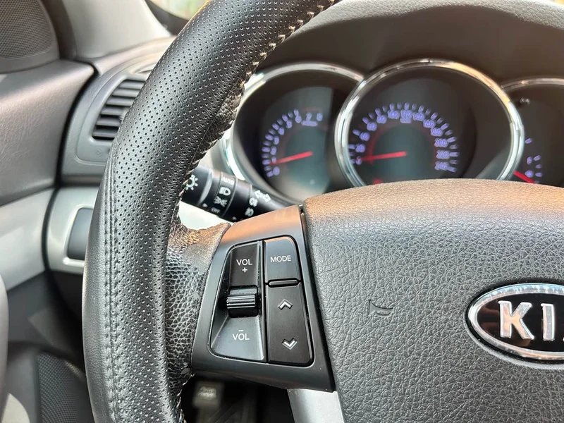 Kia Sorento — фото 24