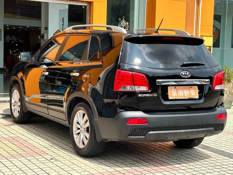 Kia Sorento — фото 5