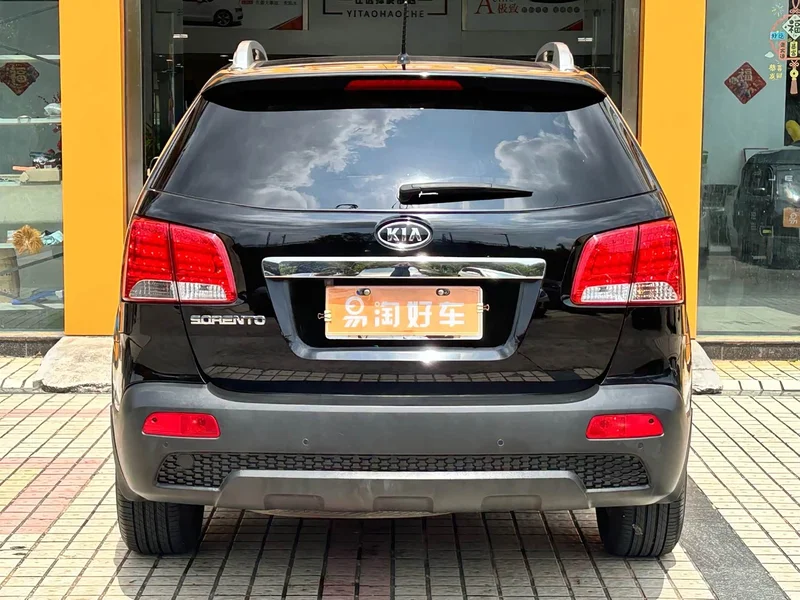 Kia Sorento — фото 6