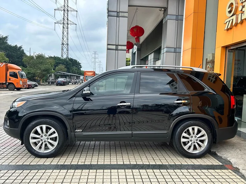 Kia Sorento — фото 8