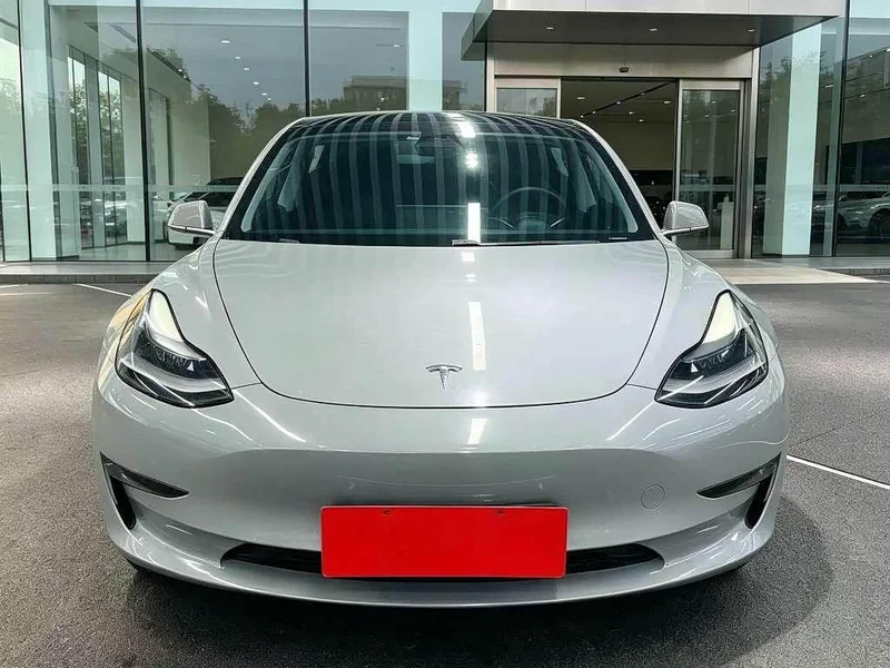 Tesla Model 3 — фото 2