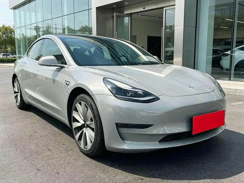 Tesla Model 3 — фото 3