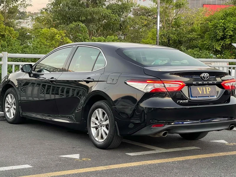 Toyota Camry — фото 4
