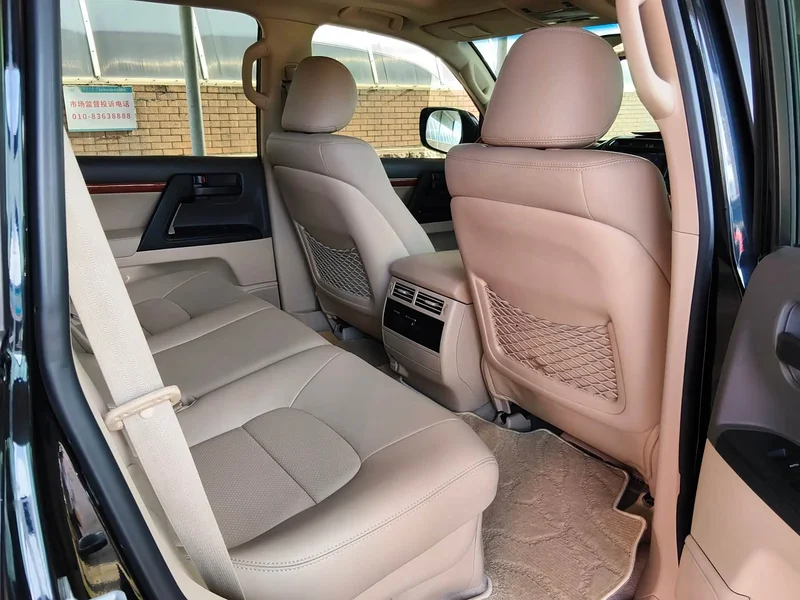 Toyota Land Cruiser (Imported) — фото 12