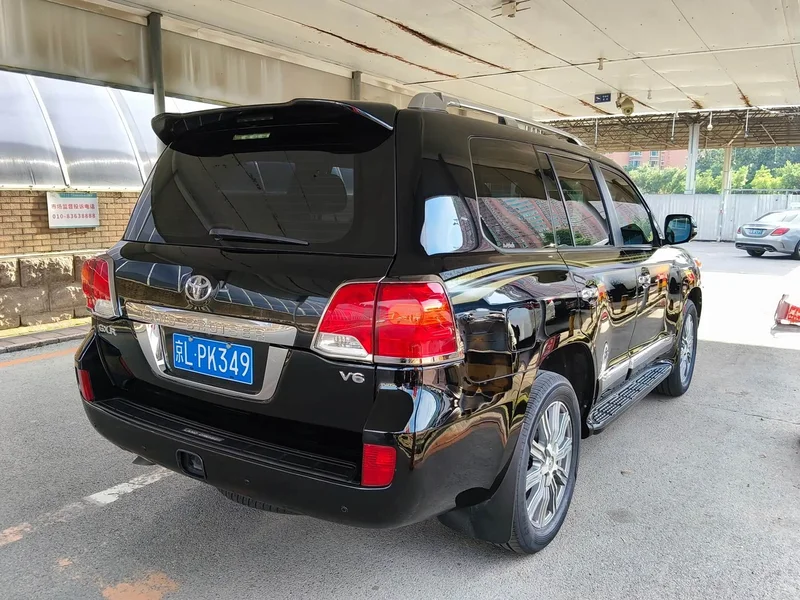 Toyota Land Cruiser (Imported) — фото 6