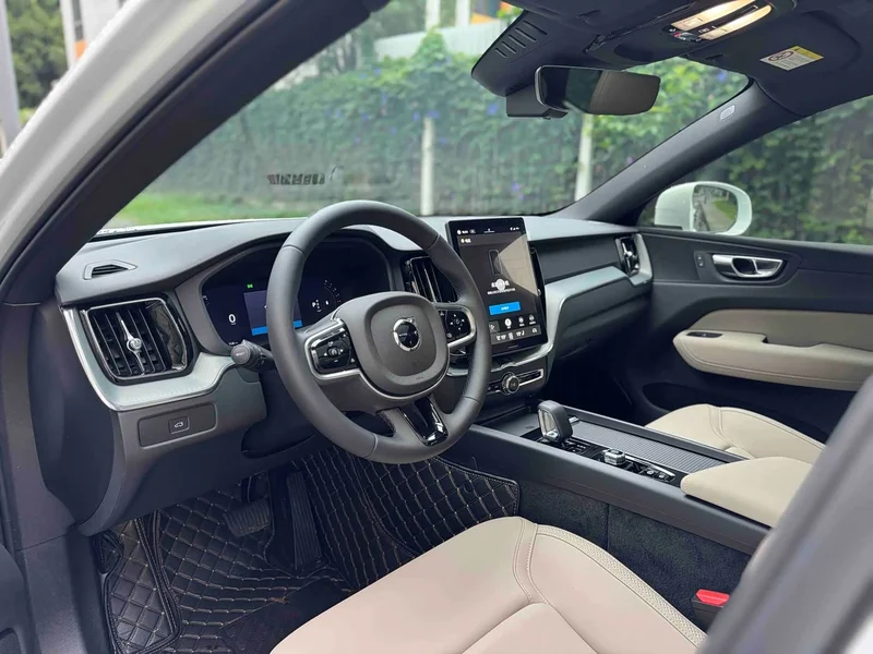 Volvo XC60 — фото 18