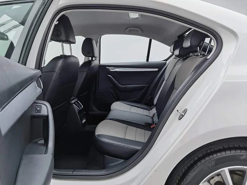 Volkswagen Octavia — фото 15