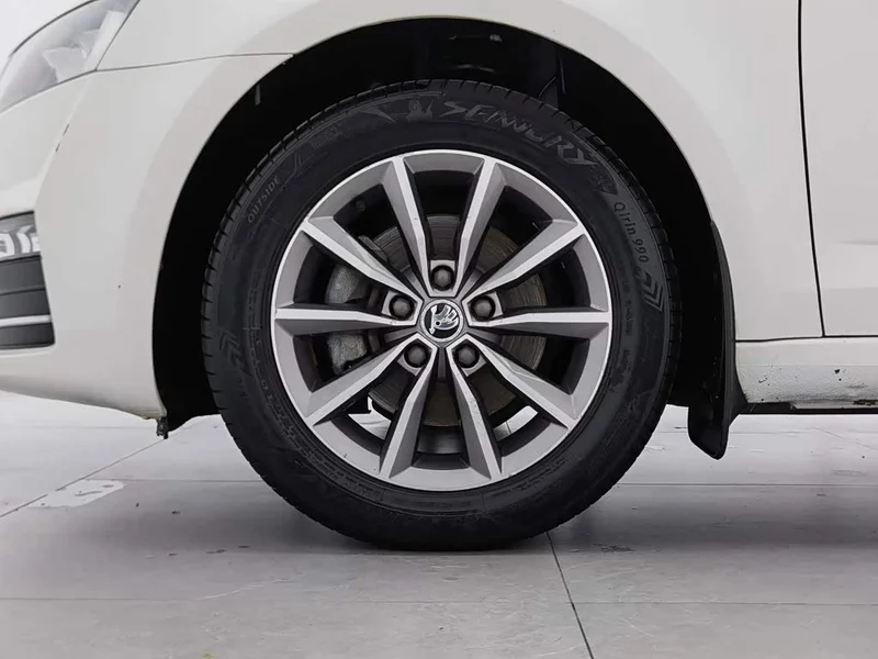 Volkswagen Octavia — фото 17
