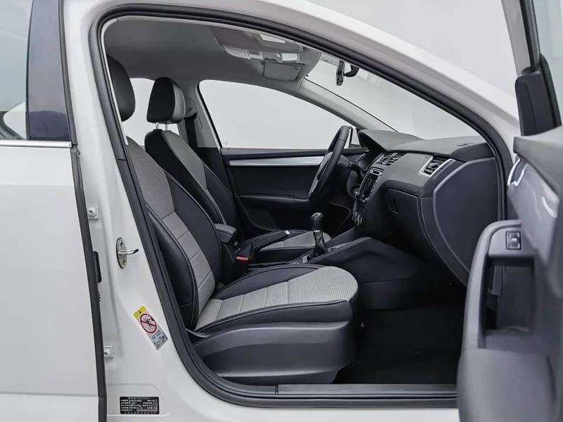 Volkswagen Octavia — фото 23
