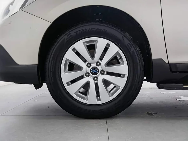 Subaru Outback — фото 17