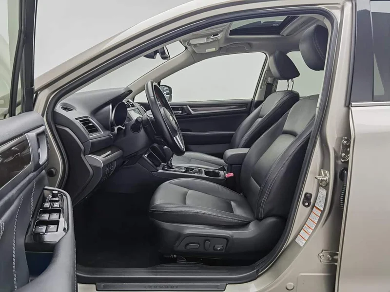 Subaru Outback — фото 10