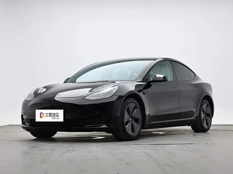 Tesla Model 3 — фото 1