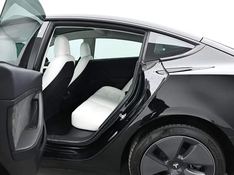 Tesla Model 3 — фото 14
