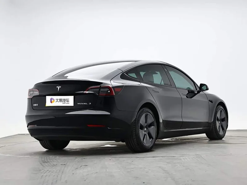 Tesla Model 3 — фото 3