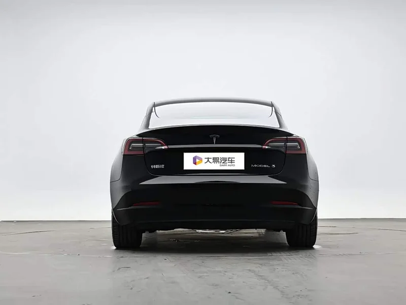 Tesla Model 3 — фото 4