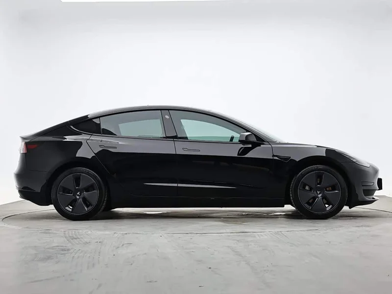 Tesla Model 3 — фото 5
