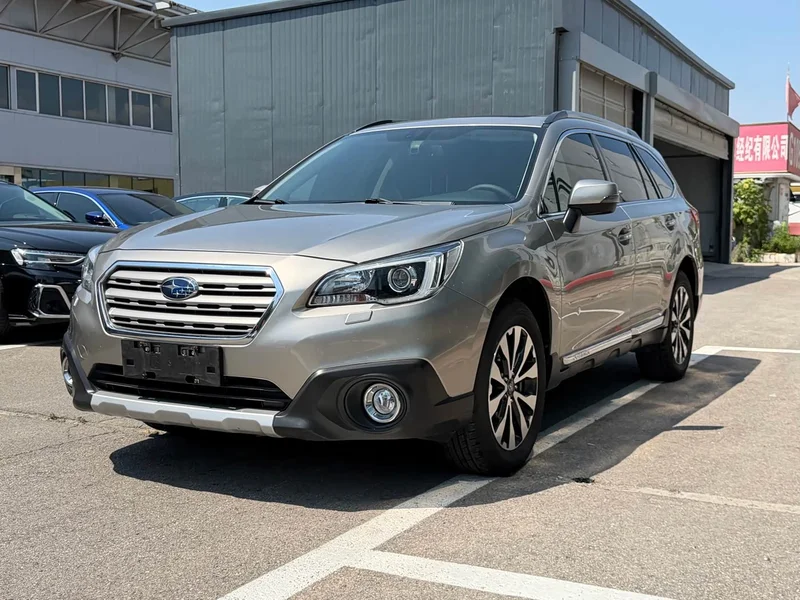 Subaru Outback — фото 1