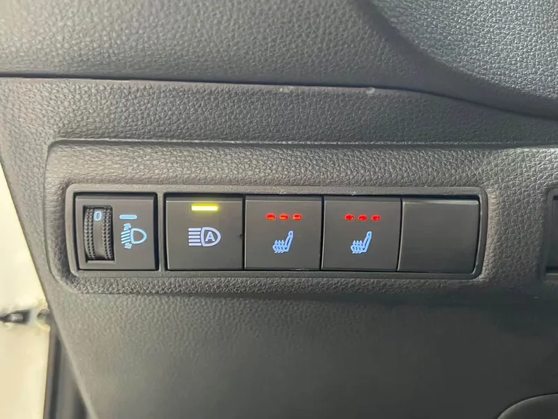 Toyota Corolla — фото 14