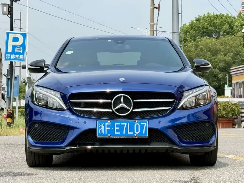 Mercedes-Benz C-Class — фото 1