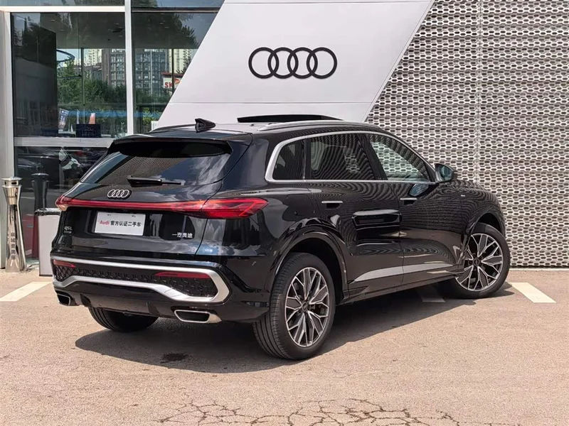 Audi Q5L — фото 5