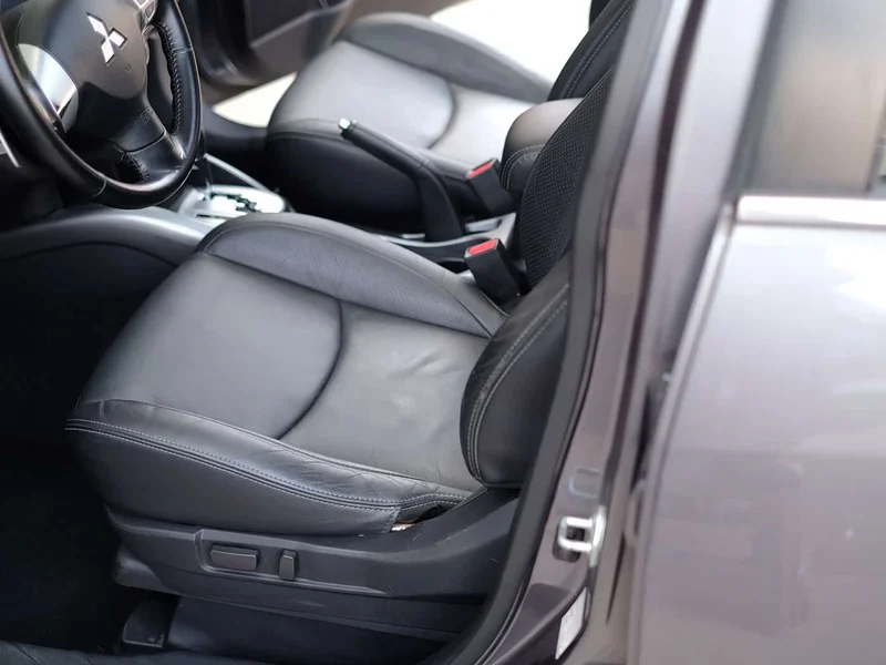 Mitsubishi Outlander — фото 25