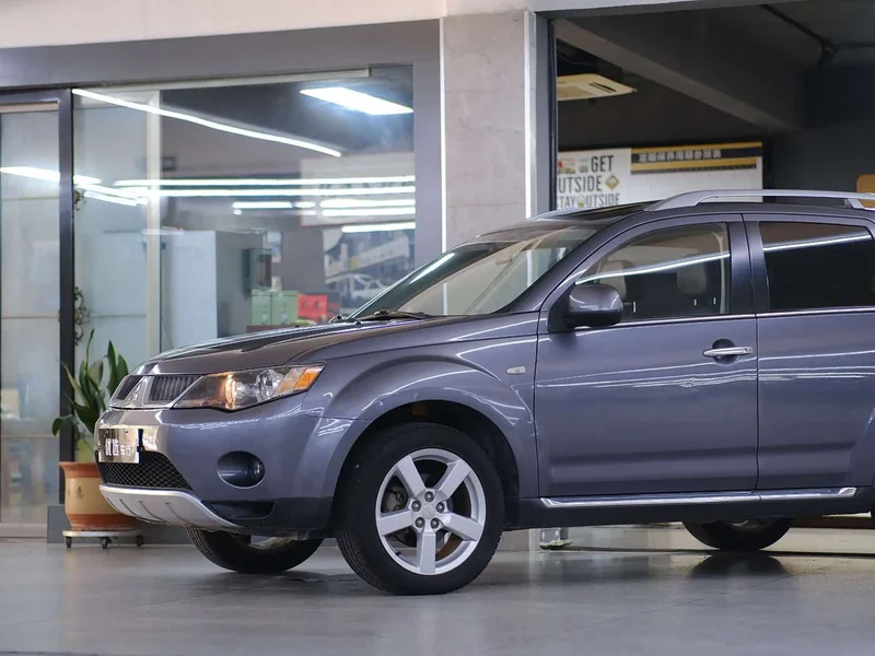 Mitsubishi Outlander — фото 3