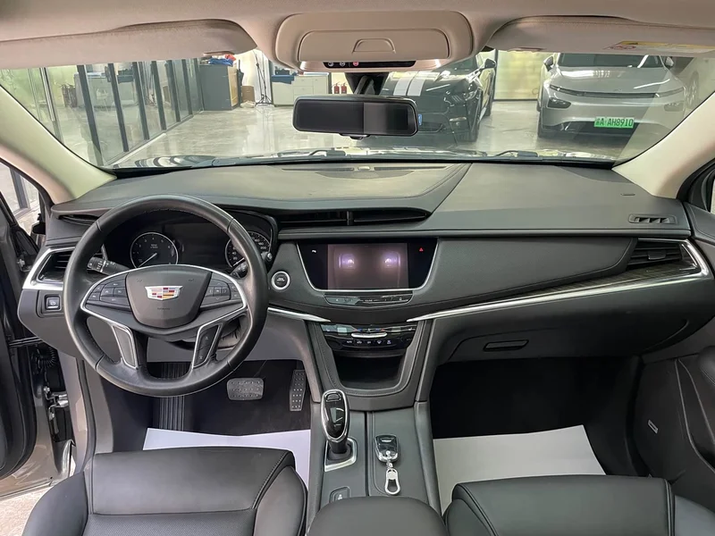 Cadillac XT5 — фото 15