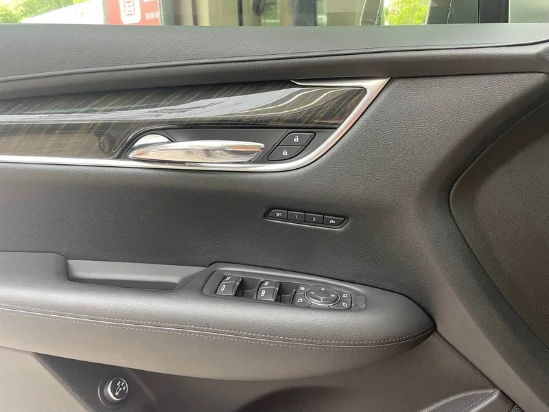 Cadillac XT5 — фото 19