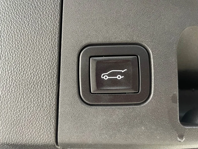 Cadillac XT5 — фото 21