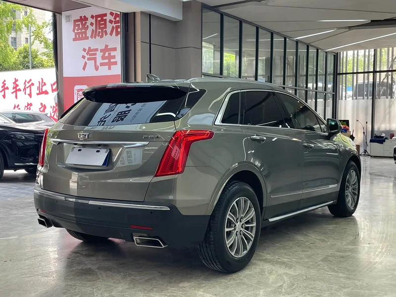 Cadillac XT5 — фото 7