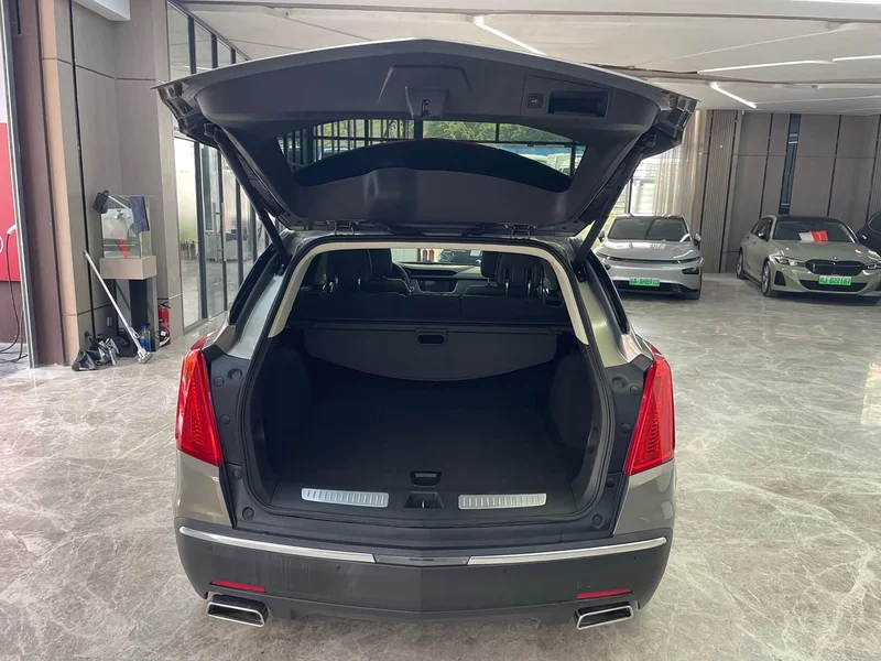 Cadillac XT5 — фото 8