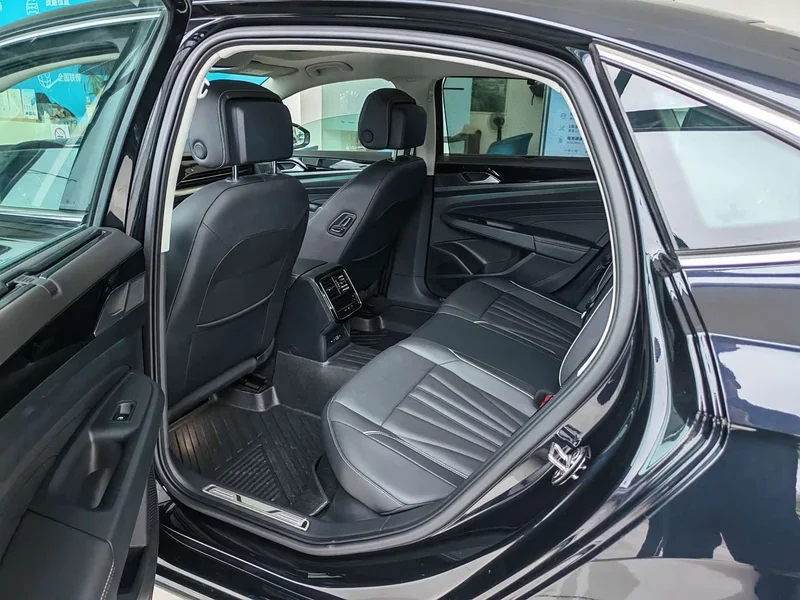 Volkswagen Passat — фото 3