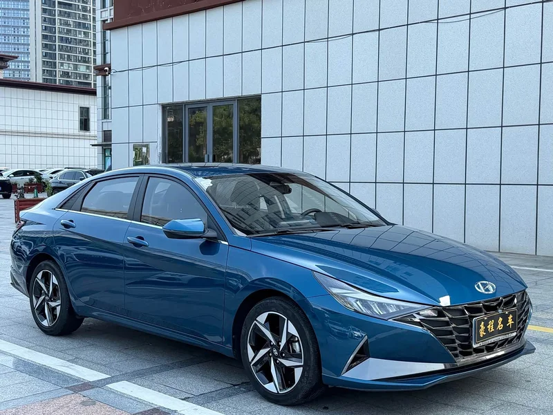 Hyundai Elantra — фото 3