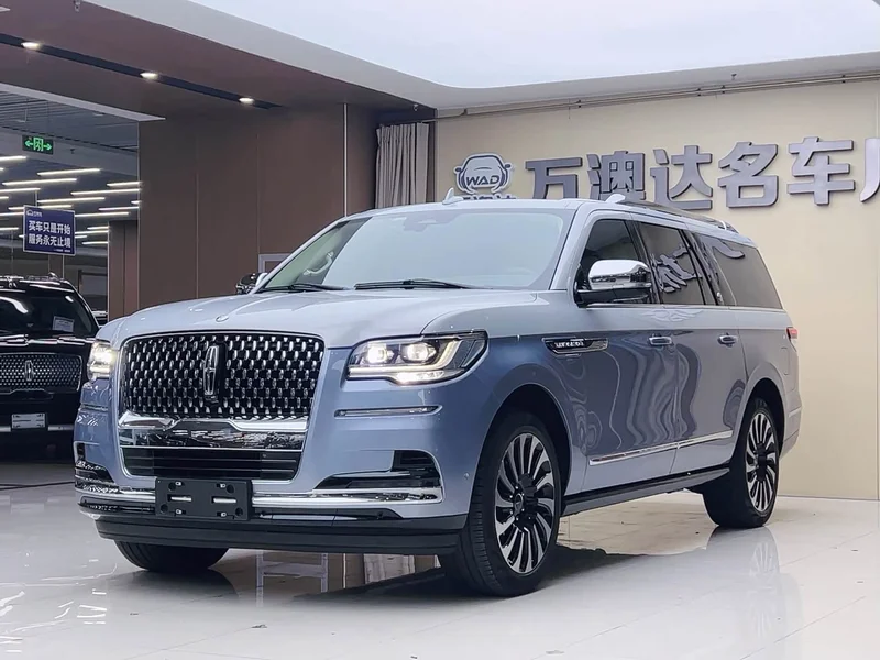 Lincoln Navigator Black Label
