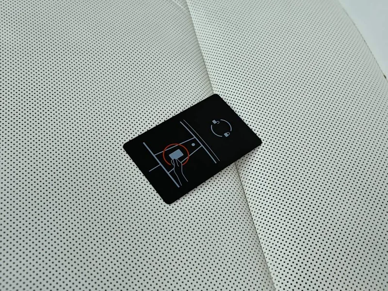 Tesla Model 3 — фото 13