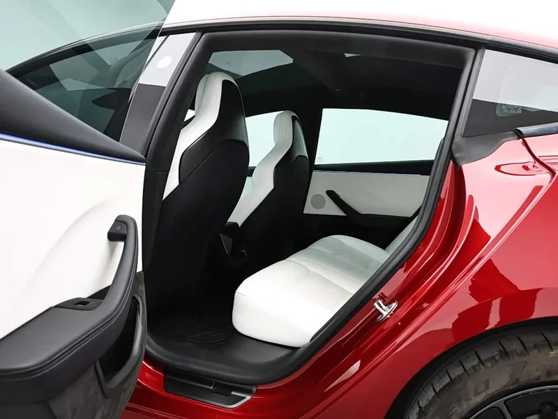 Tesla Model 3 — фото 15