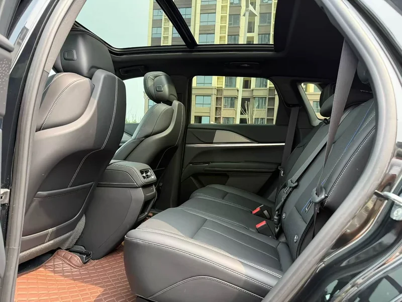 Cadillac XT5 — фото 6