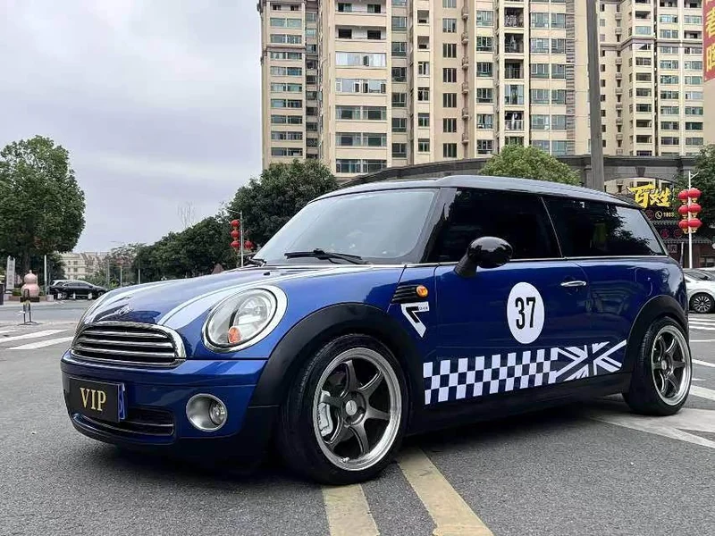 MINI CLUBMAN — фото 1