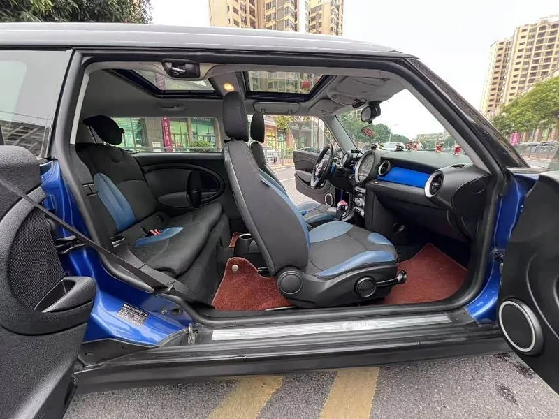 MINI CLUBMAN — фото 14
