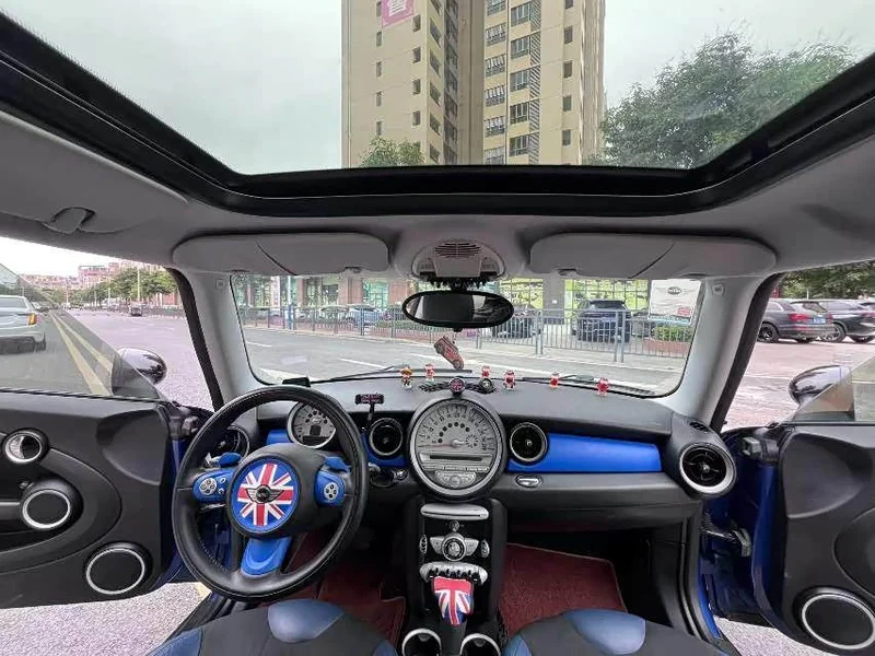 MINI CLUBMAN — фото 16