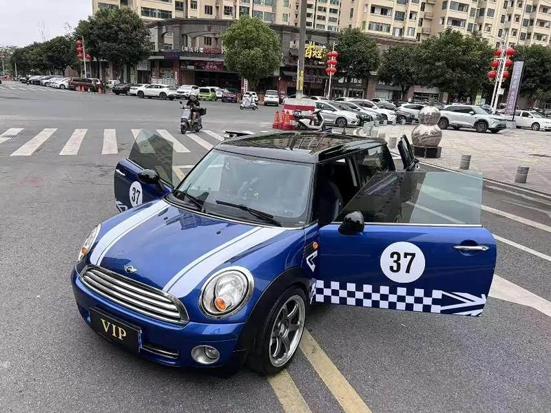 MINI CLUBMAN — фото 18
