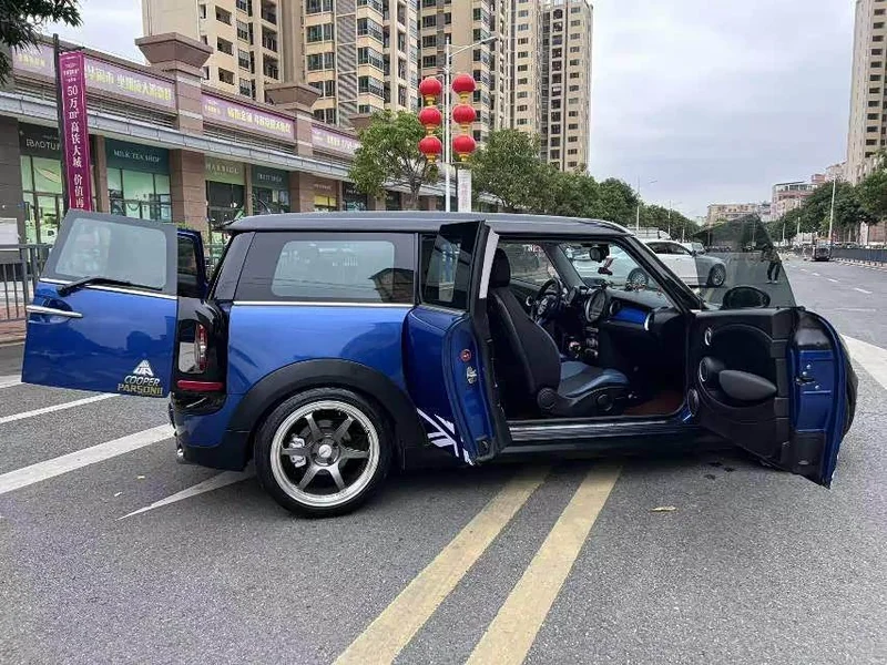 MINI CLUBMAN — фото 21