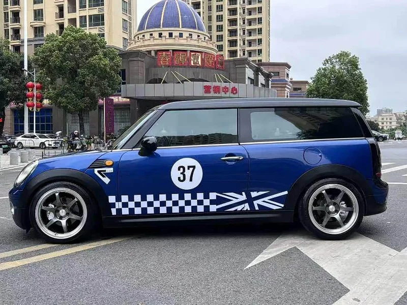 MINI CLUBMAN — фото 8