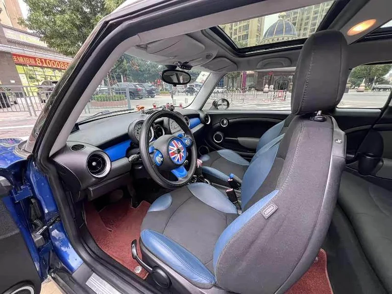 MINI CLUBMAN — фото 10